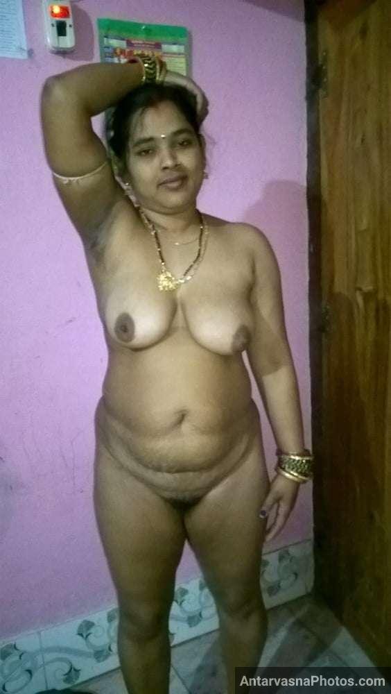 https://www.antarvasnaphotos2.com/wp-content/uploads/2021/09/indian-desi-aunty-blouse-blowjob-big-boobs-photo-7.jpg