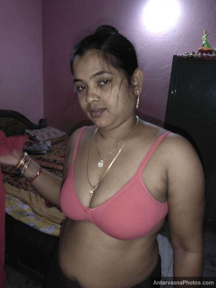 https://www.antarvasnaphotos2.com/wp-content/uploads/2021/09/indian-desi-aunty-blouse-blowjob-big-boobs-photo-9.jpg