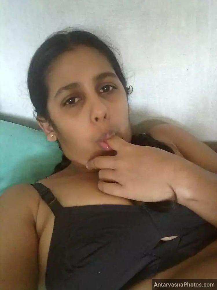 https://www.antarvasnaphotos2.com/wp-content/uploads/2021/09/romantic-mood-me-chudasi-mallu-bhabhi.jpg