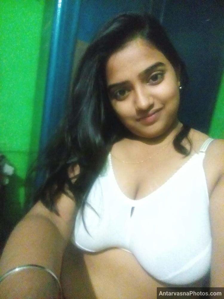 https://www.antarvasnaphotos2.com/wp-content/uploads/2021/11/cute-village-girl-big-boobs-sexy-pics-5.jpg