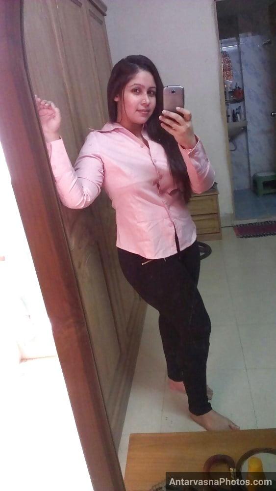 https://www.antarvasnaphotos2.com/wp-content/uploads/2021/11/delhi-office-bhabhi-nude-selfies-2.jpg