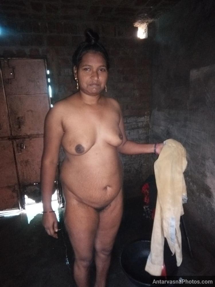 https://www.antarvasnaphotos2.com/wp-content/uploads/2021/11/desi-village-bhabhi-xxx-nude-pics-12.jpg