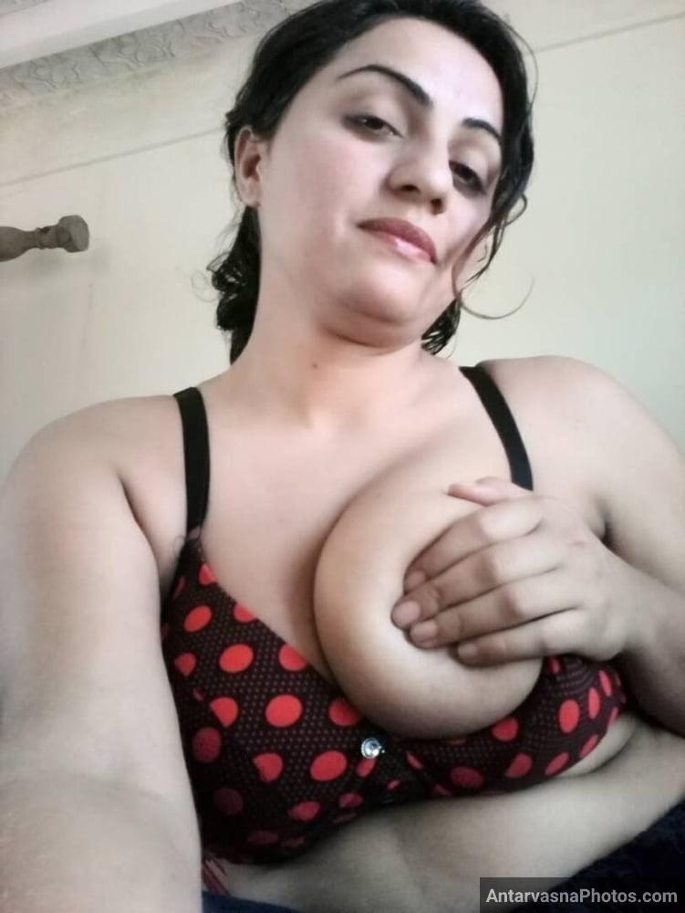 https://www.antarvasnaphotos2.com/wp-content/uploads/2021/11/fb-wali-sexy-pakistani-bhabhi-boobs-photos-11.jpg