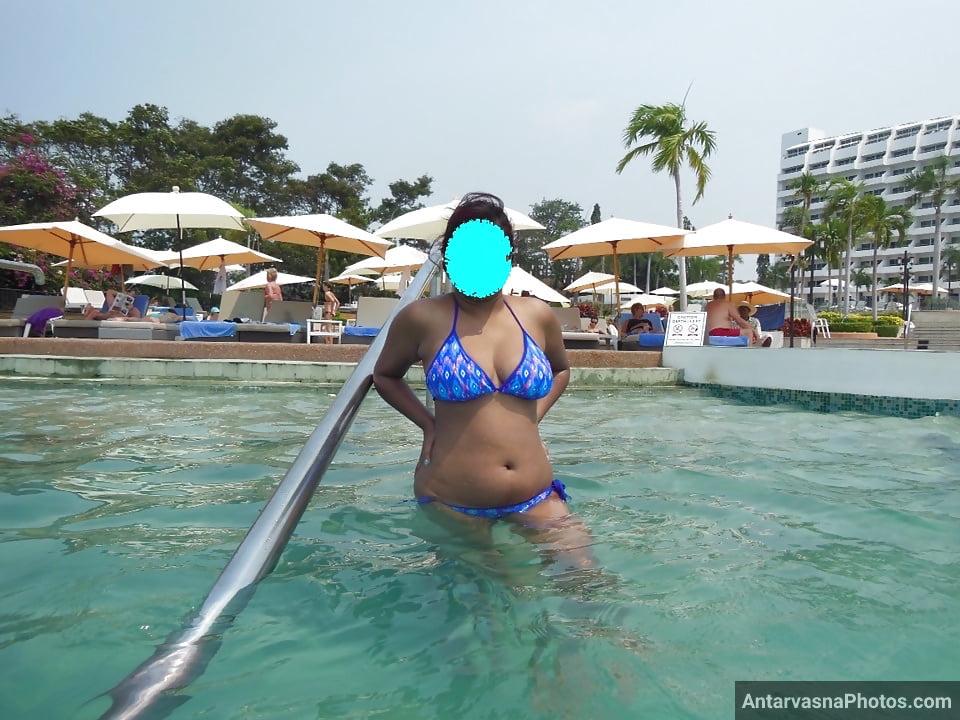 https://www.antarvasnaphotos2.com/wp-content/uploads/2021/11/goa-resort-sexy-boss-bra-panties-pics-17.jpg