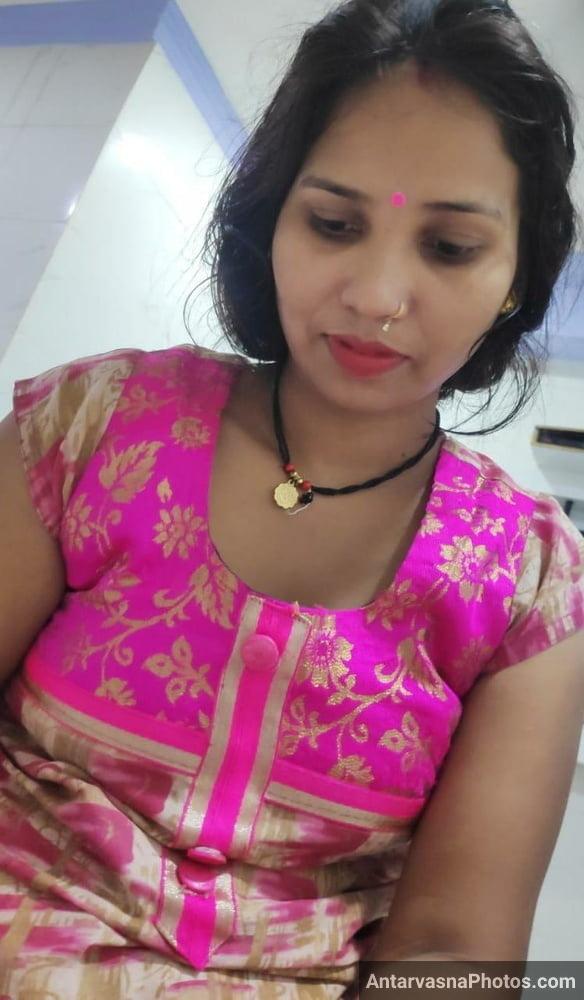 https://www.antarvasnaphotos2.com/wp-content/uploads/2021/11/rajasthani-village-bhabhi-sexy-photos-20.jpg