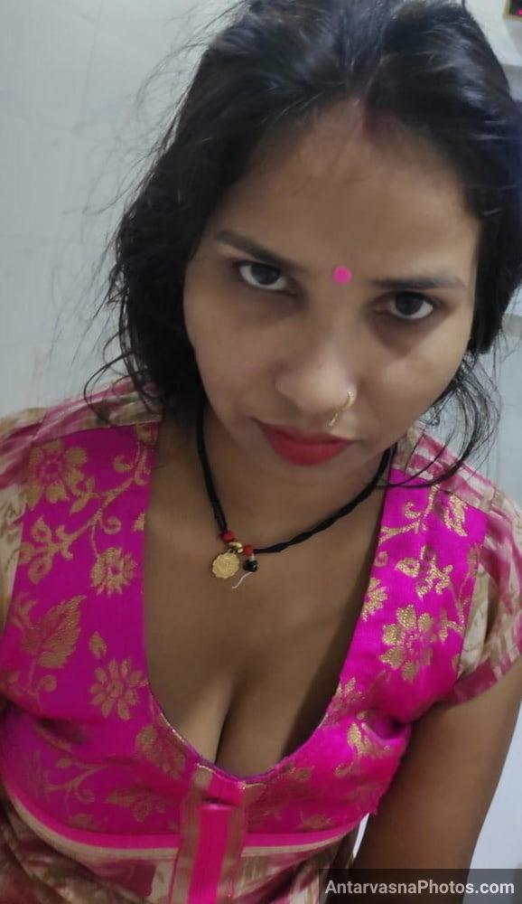 https://www.antarvasnaphotos2.com/wp-content/uploads/2021/11/rajasthani-village-bhabhi-sexy-photos-4.jpg