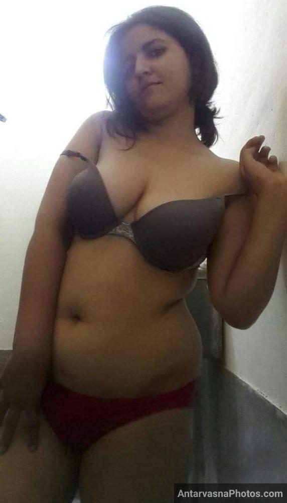 https://www.antarvasnaphotos2.com/wp-content/uploads/2021/11/sexy-punjabi-bhabhi-bra-panties-pics-3.jpg