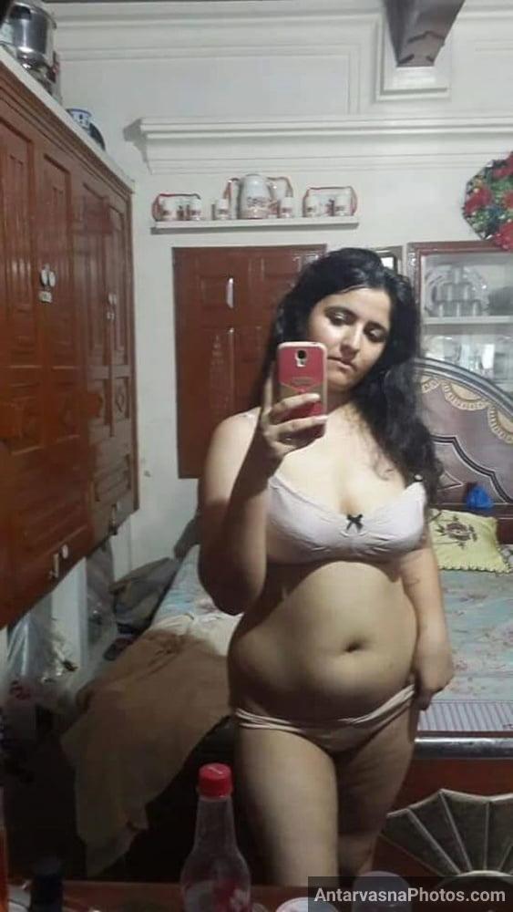 https://www.antarvasnaphotos2.com/wp-content/uploads/2021/11/sexy-punjabi-bhabhi-bra-panties-pics-40.jpg