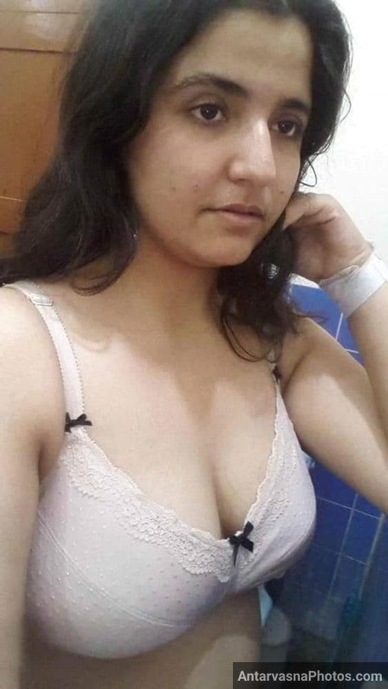 https://www.antarvasnaphotos2.com/wp-content/uploads/2021/11/sexy-punjabi-bhabhi-bra-panties-pics-7.jpg