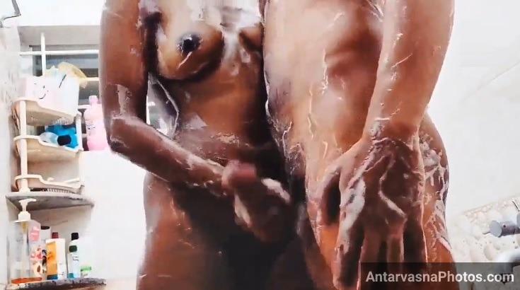 https://www.antarvasnaphotos2.com/wp-content/uploads/2021/12/bathroom-me-chodne-ke-bhai-bahan-sex-photos-10.jpg