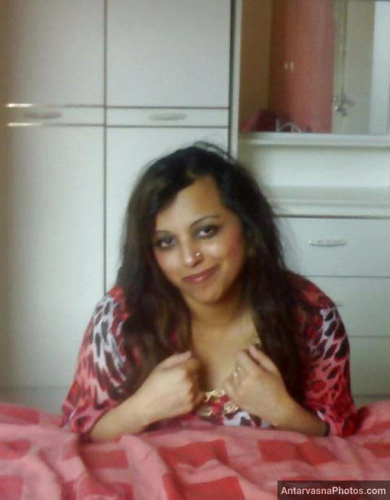 https://www.antarvasnaphotos2.com/wp-content/uploads/2022/01/hot-pakistani-aunty-xxx-chut-pics-1.jpg