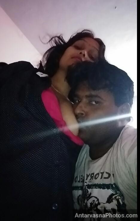 https://www.antarvasnaphotos2.com/wp-content/uploads/2022/03/desi-bihari-couple-hot-sexy-photos-17.jpg