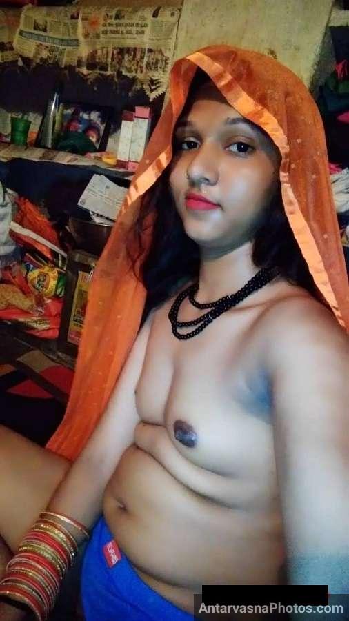 https://www.antarvasnaphotos2.com/wp-content/uploads/2022/03/nude-village-bhabhi-sexy-pics-4.jpg