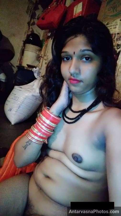 https://www.antarvasnaphotos2.com/wp-content/uploads/2022/03/nude-village-bhabhi-sexy-pics-6.jpg