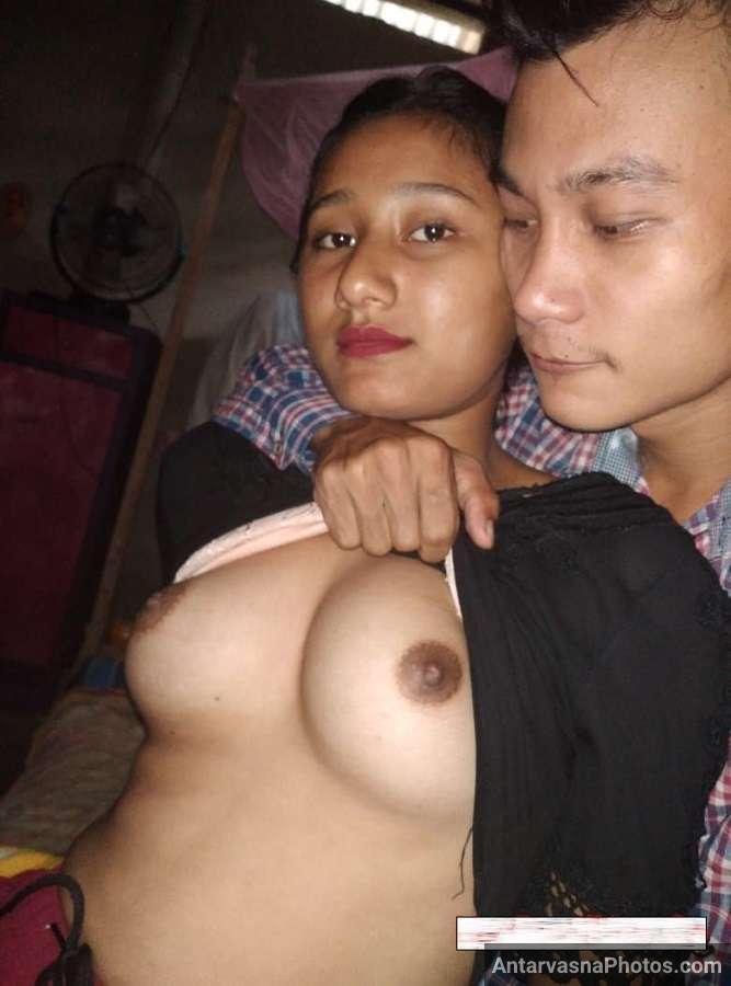 https://www.antarvasnaphotos2.com/wp-content/uploads/2022/04/Assamese-Girlfriend-Ki-Nude-Boobs-Dabate-Huye-.jpg