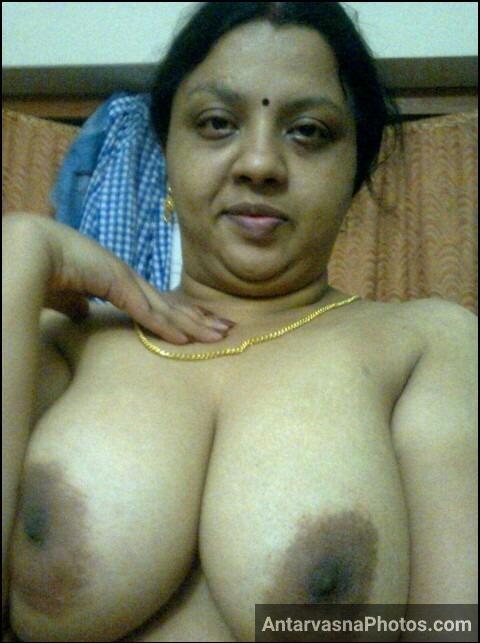 https://www.antarvasnaphotos2.com/wp-content/uploads/2022/04/south-indian-mallu-aunty-boobs4.jpg