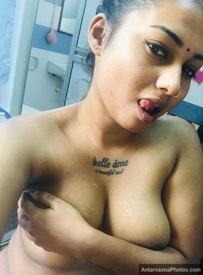 https://www.antarvasnaphotos2.com/wp-content/uploads/2022/05/Tharki-Desi-Wife-Ghar-Pe-Akeli-Nude-Selfies-1.jpg