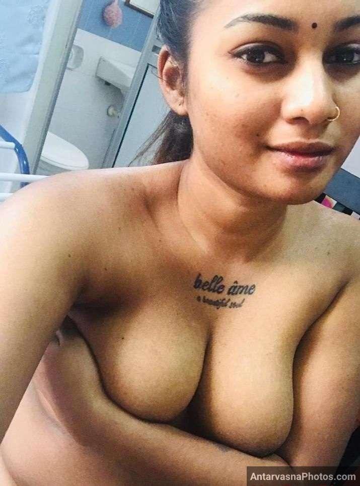 https://www.antarvasnaphotos2.com/wp-content/uploads/2022/05/Tharki-Desi-Wife-Ghar-Pe-Akeli-Nude-Selfies-7-1.jpg