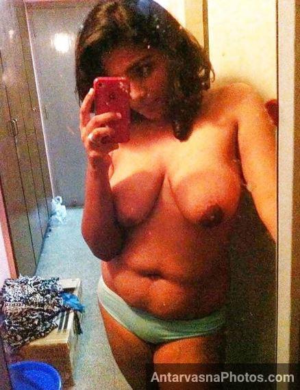 https://www.antarvasnaphotos2.com/wp-content/uploads/2022/05/Valentine-Day-Sex-Nude-Topless-Big-Tits-Selfie.jpg