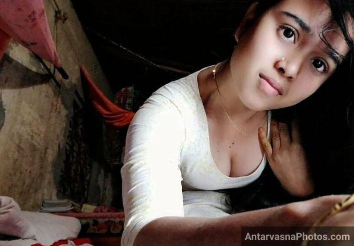 https://www.antarvasnaphotos2.com/wp-content/uploads/2022/05/bengali-girl-ki-deep-cleavage-selfie.jpg