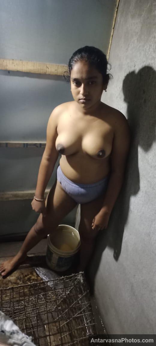 https://www.antarvasnaphotos2.com/wp-content/uploads/2022/05/garam-village-bhabhi-sexy-nudes-1.jpg