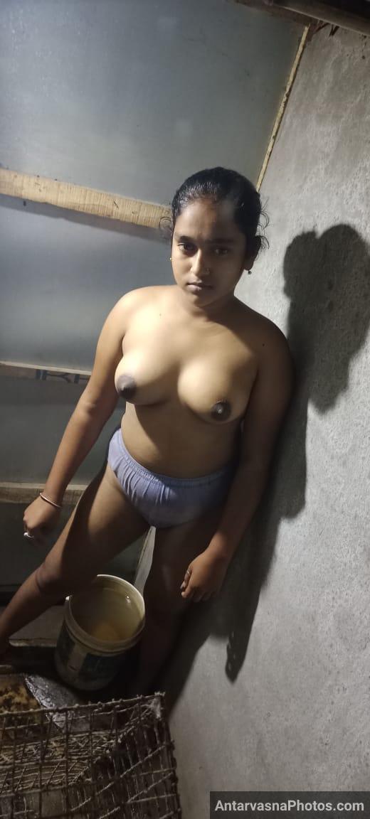 https://www.antarvasnaphotos2.com/wp-content/uploads/2022/05/garam-village-bhabhi-sexy-nudes-12.jpg