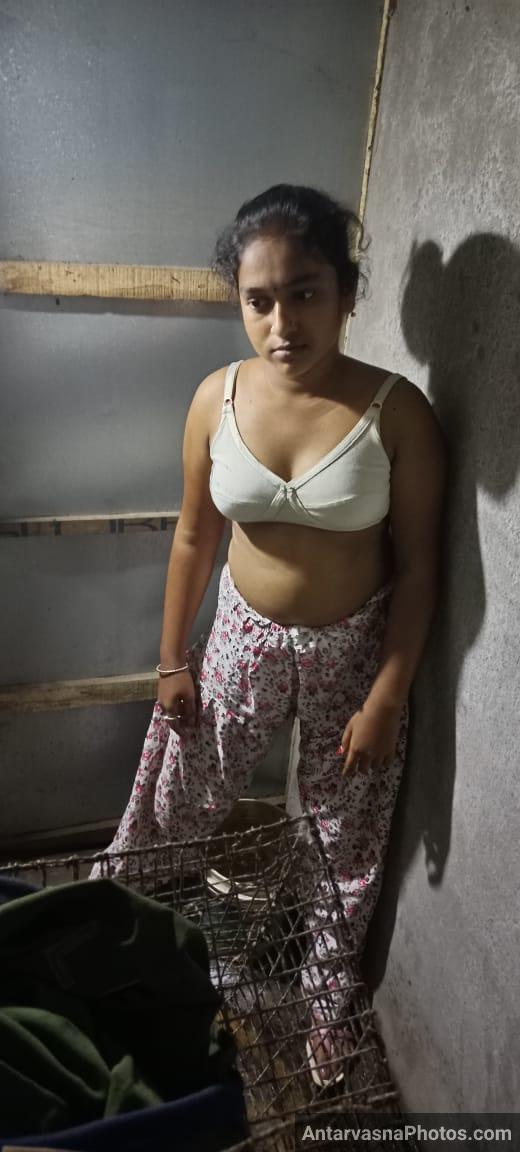 https://www.antarvasnaphotos2.com/wp-content/uploads/2022/05/garam-village-bhabhi-sexy-nudes-3.jpg