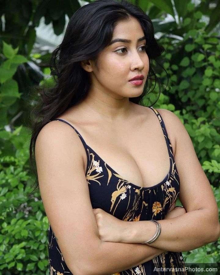 https://www.antarvasnaphotos2.com/wp-content/uploads/2022/05/sexy-sofiya-ansari-pics-10-1.jpg