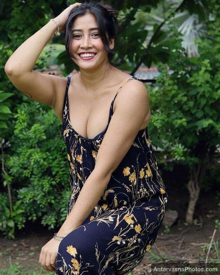 https://www.antarvasnaphotos2.com/wp-content/uploads/2022/05/sexy-sofiya-ansari-pics-12-1.jpg