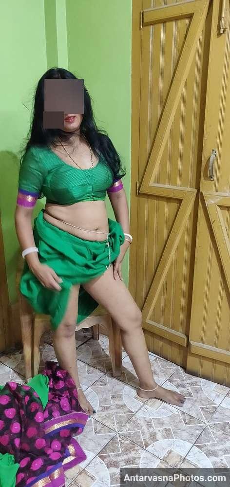 https://www.antarvasnaphotos2.com/wp-content/uploads/2022/06/village-hot-aunty-saree-strip-pics-10.jpg