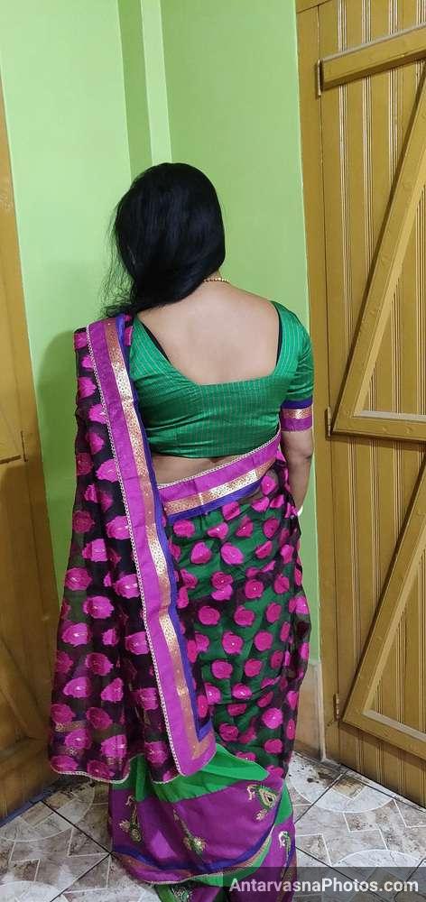 https://www.antarvasnaphotos2.com/wp-content/uploads/2022/06/village-hot-aunty-saree-strip-pics-11.jpg