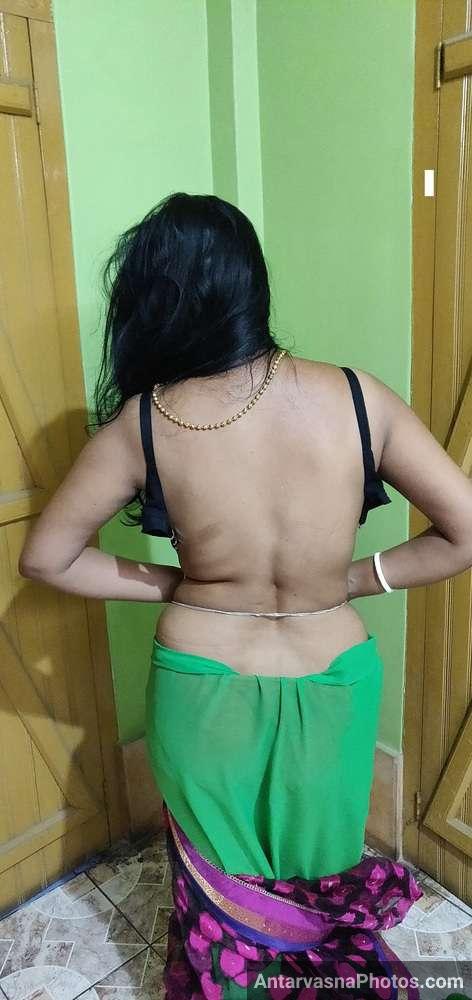 https://www.antarvasnaphotos2.com/wp-content/uploads/2022/06/village-hot-aunty-saree-strip-pics-13.jpg