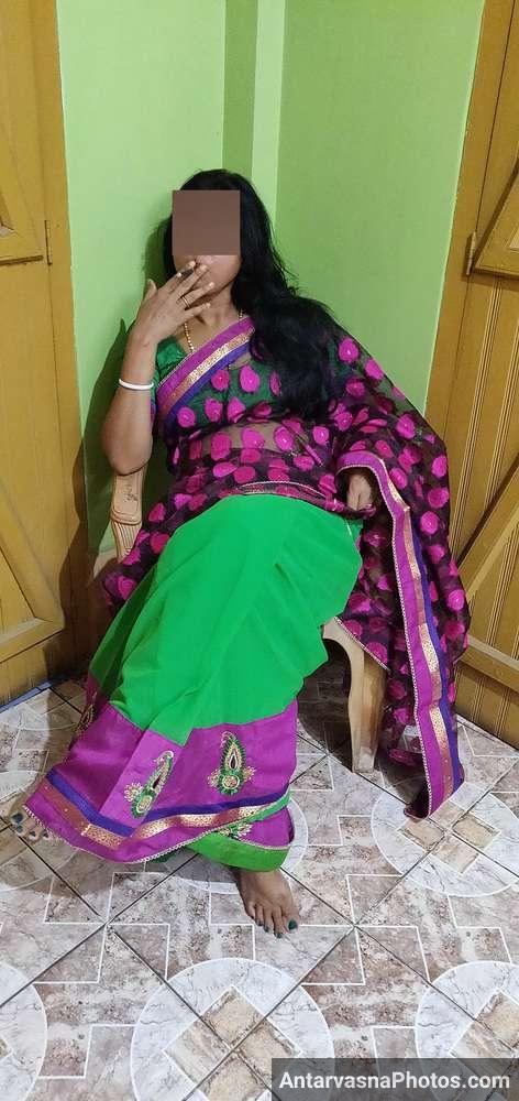 https://www.antarvasnaphotos2.com/wp-content/uploads/2022/06/village-hot-aunty-saree-strip-pics-37.jpg