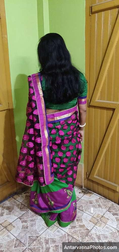 https://www.antarvasnaphotos2.com/wp-content/uploads/2022/06/village-hot-aunty-saree-strip-pics-8.jpg