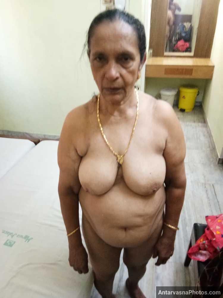 https://www.antarvasnaphotos2.com/wp-content/uploads/2022/07/dost-ki-hot-grandmother-ke-boobs.jpg