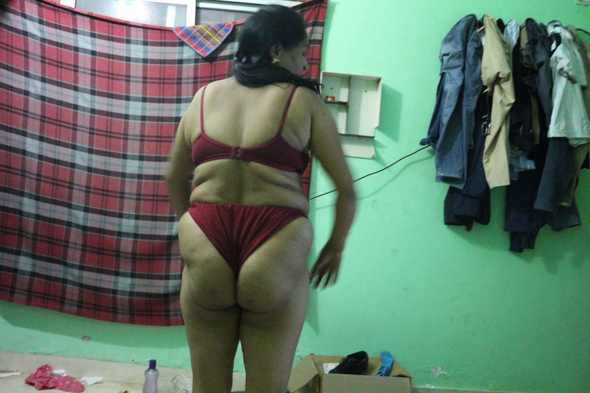 https://www.antarvasnaphotos2.com/wp-content/uploads/2022/07/village-desi-milf-aunty-nude.jpg