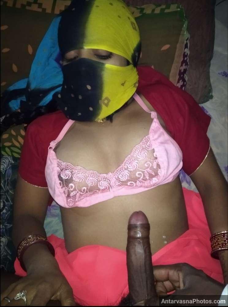 https://www.antarvasnaphotos2.com/wp-content/uploads/2022/08/desi-bhabhi-handjob-cumshot-pics.jpg