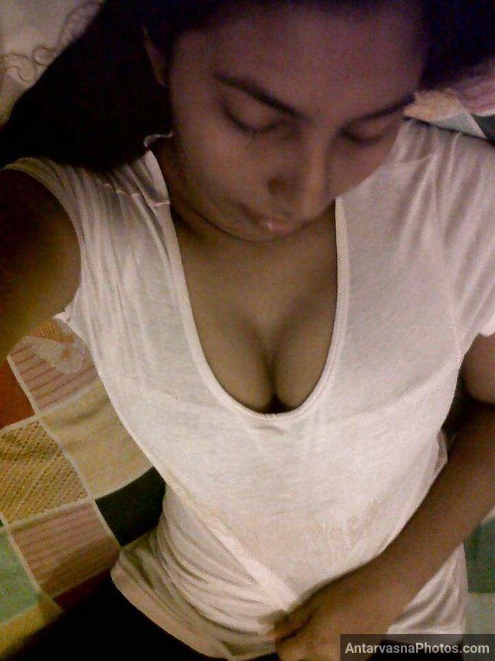 https://www.antarvasnaphotos2.com/wp-content/uploads/2022/09/sexy-kannada-bhabhi-nude-pics-9.jpg