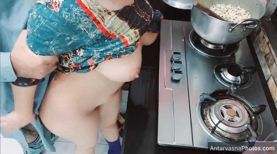 https://www.antarvasnaphotos2.com/wp-content/uploads/2022/10/chudakkad-punjabi-bhabhi-kitchen-chudai-pics.jpg