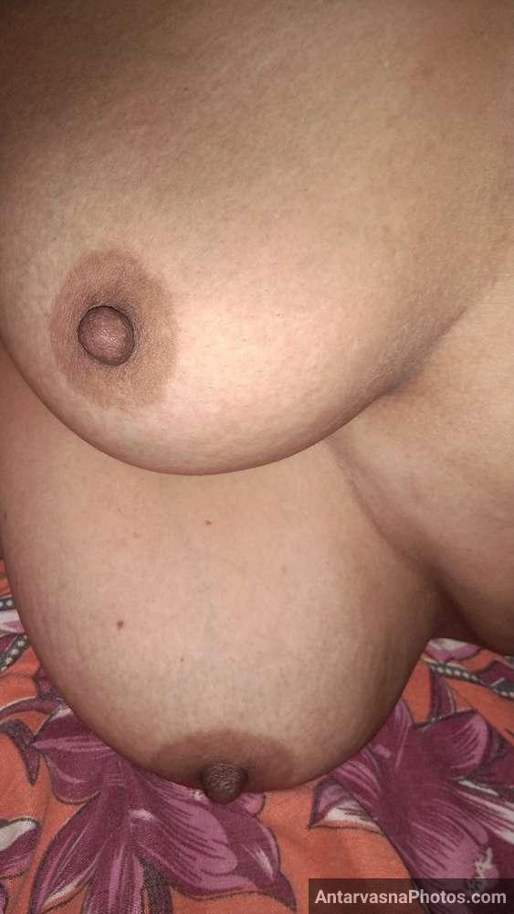 https://www.antarvasnaphotos2.com/wp-content/uploads/2022/10/desi-muslim-lady-big-boobs-pics.jpg