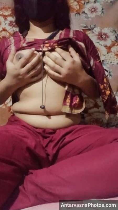 https://www.antarvasnaphotos2.com/wp-content/uploads/2022/12/muslim-bhabhi-webcam-chatting-boobs.jpg