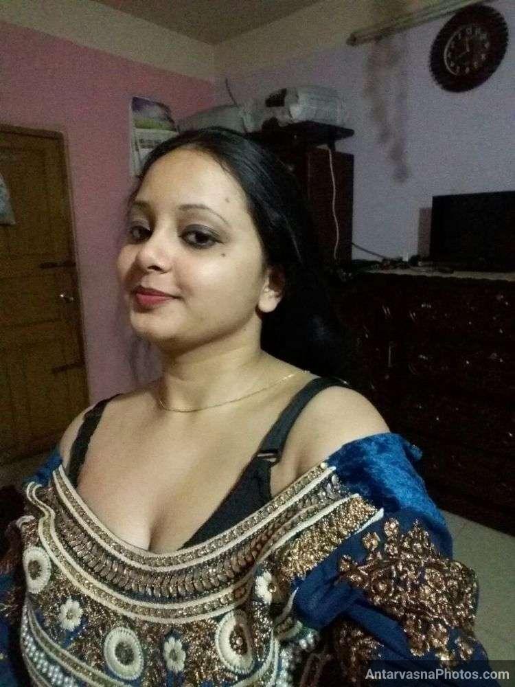 https://www.antarvasnaphotos2.com/wp-content/uploads/2022/12/randi-marwadi-bhabhi-hot-pics-2.jpg