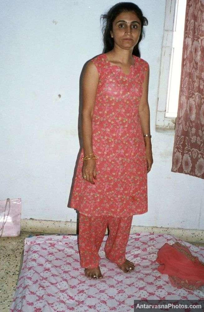 https://www.antarvasnaphotos2.com/wp-content/uploads/2023/02/wife-ki-friend-desi-bhabhi-nude-pics.jpg