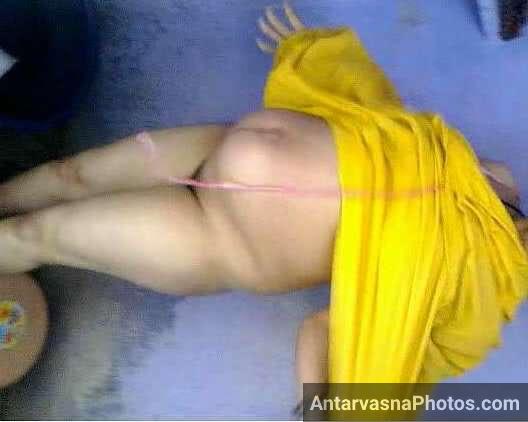 https://www.antarvasnaphotos2.com/wp-content/uploads/2023/03/desi-rajasthani-aunty-hot-bathrom-photos-4.jpg