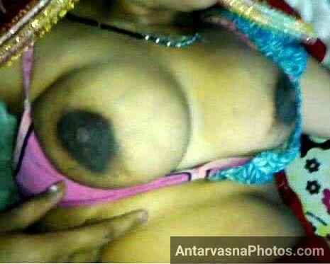 https://www.antarvasnaphotos2.com/wp-content/uploads/2023/03/desi-rajasthani-aunty-hot-bathrom-photos-9.jpg