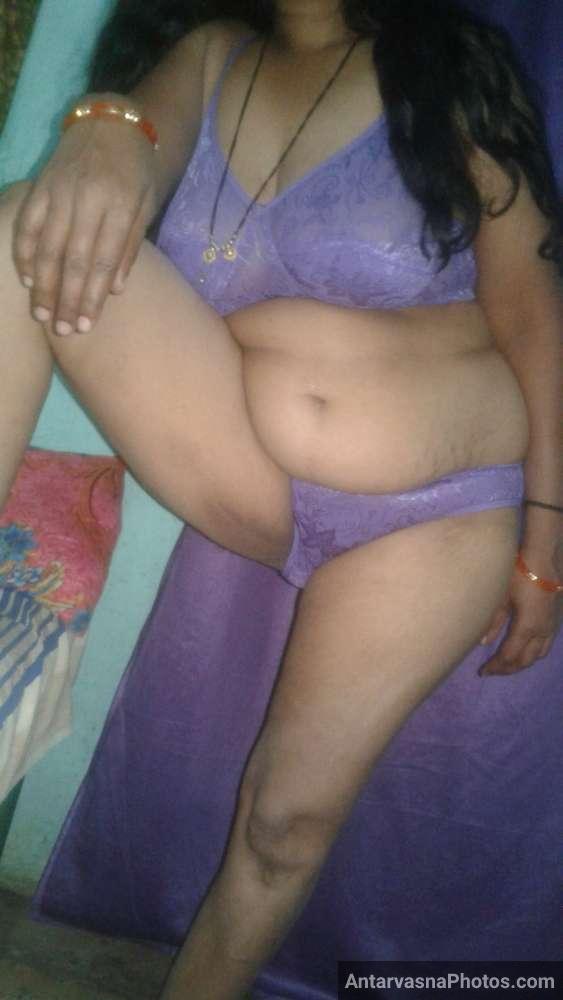 https://www.antarvasnaphotos2.com/wp-content/uploads/2023/03/desi-randi-bhabhi-purple-bra-panties-pics-10.jpg