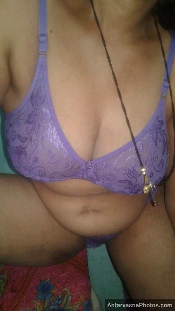 https://www.antarvasnaphotos2.com/wp-content/uploads/2023/03/desi-randi-bhabhi-purple-bra-panties-pics-13.jpg