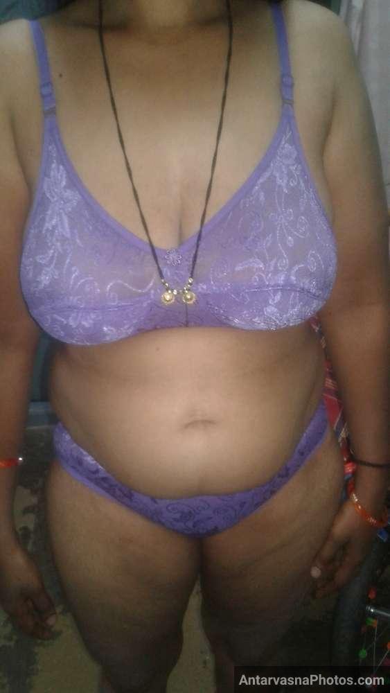 https://www.antarvasnaphotos2.com/wp-content/uploads/2023/03/desi-randi-bhabhi-purple-bra-panties-pics-3.jpg