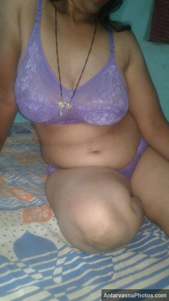 https://www.antarvasnaphotos2.com/wp-content/uploads/2023/03/desi-randi-bhabhi-purple-bra-panties-pics-9.jpg