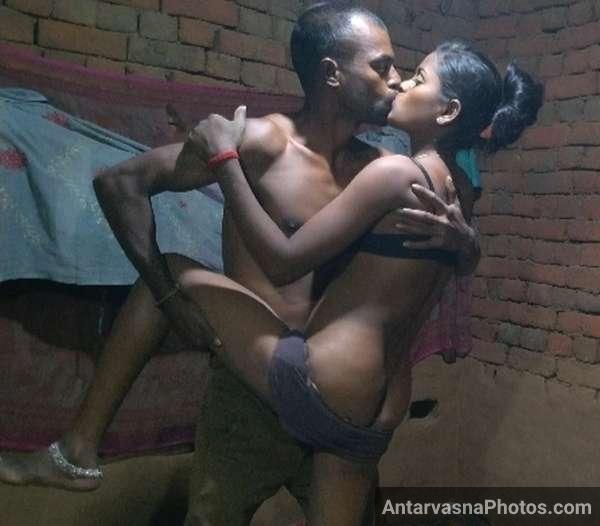 https://www.antarvasnaphotos2.com/wp-content/uploads/2023/03/gaanw-ke-desi-couple-ke-xxx-pics.jpg